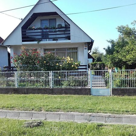 Janos Nyaralo Villa Balatonmáriafürdő Buitenkant foto