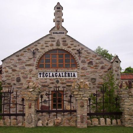 Janos Nyaralo Villa Balatonmáriafürdő Buitenkant foto