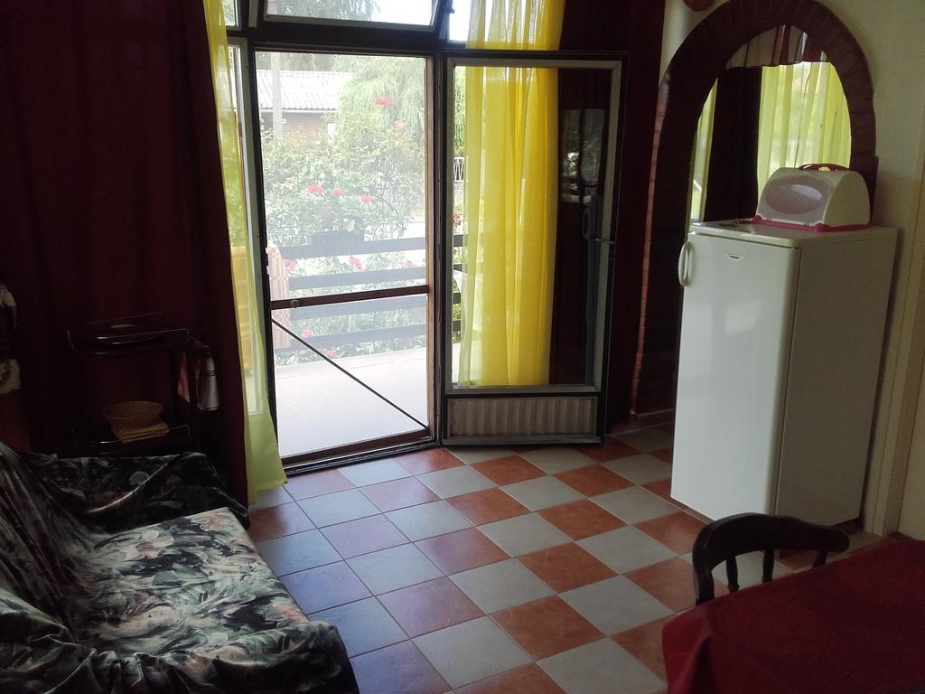 Janos Nyaralo Villa Balatonmáriafürdő Buitenkant foto