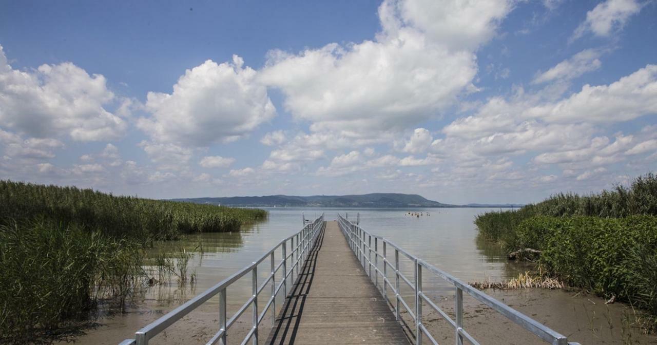 Janos Nyaralo Villa Balatonmáriafürdő Buitenkant foto